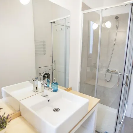 Spacious Santos Ap W/ View Lisbon
